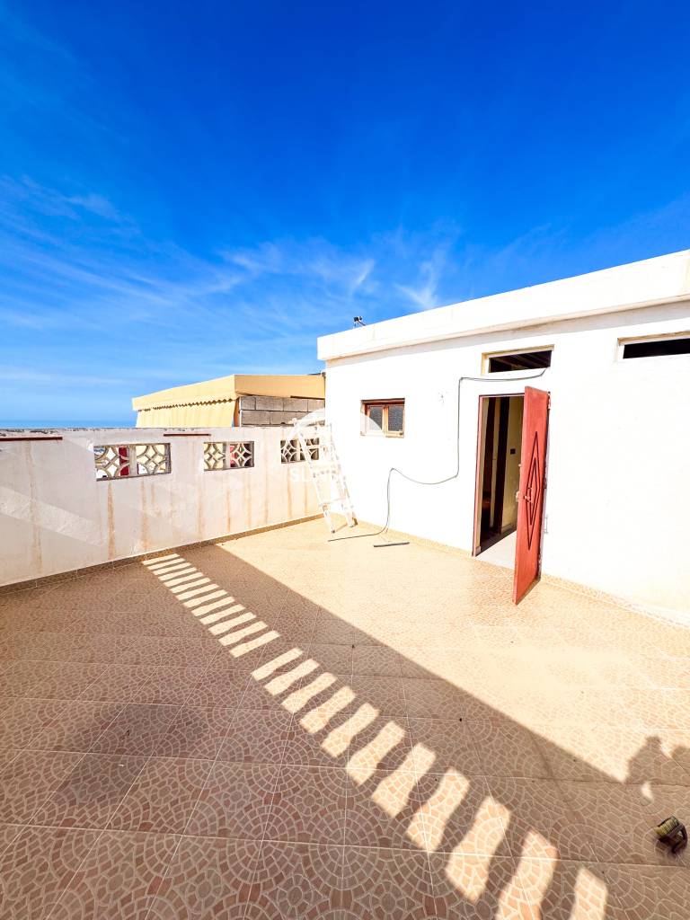 عمارة سكنية مميزة للبيع في تامراغت – حي هادئ وإمكانات قوية للدخل الإيجاري